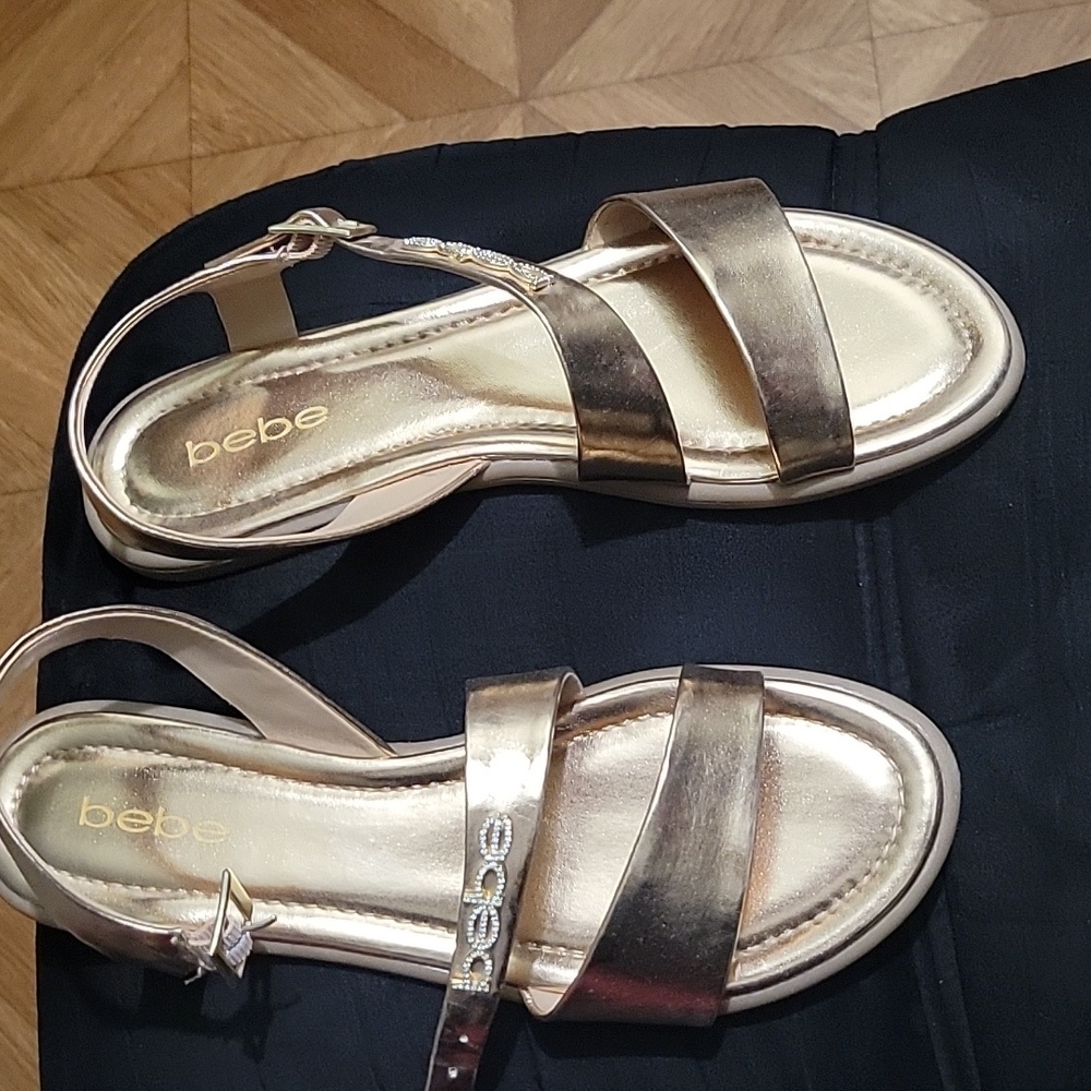 Bebe flats